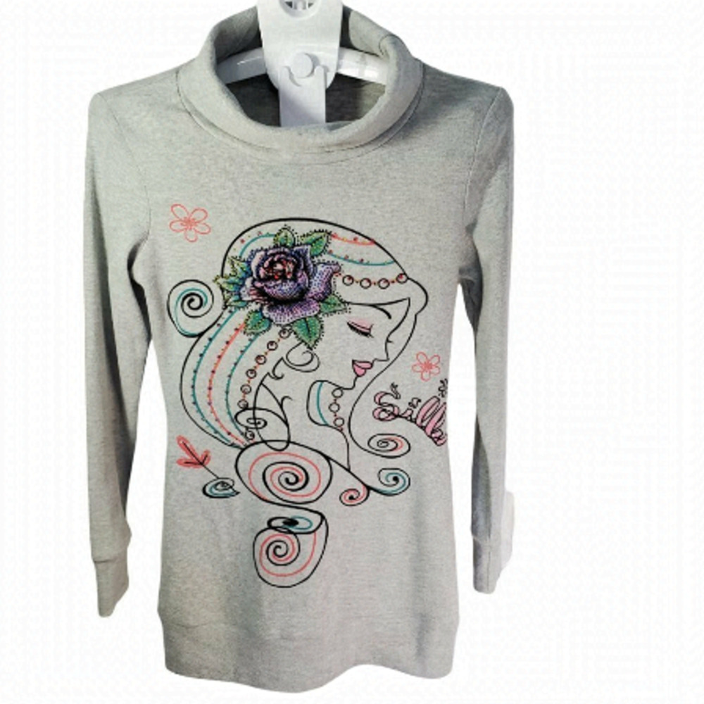 VINTAGE retro style floral grey-Silver turtleneck sweater. size M.